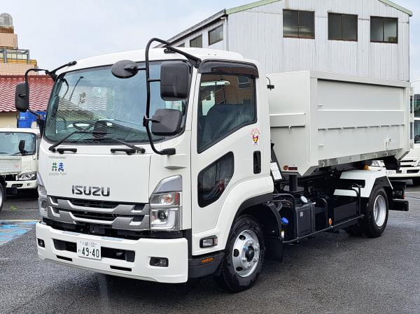 ISUZU-４トンアームロール-１台