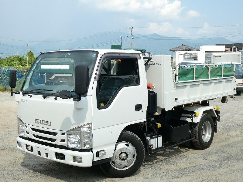 ISUZU３トンアームロール１台